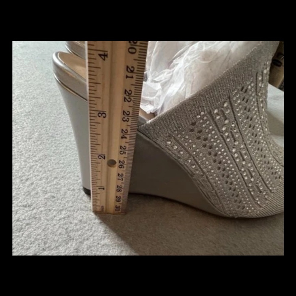 NEW Lauren Lorraine Wedge Heels Womens 9M Silver Bling Rhinestone Formal Classic - Picture 5 of 7